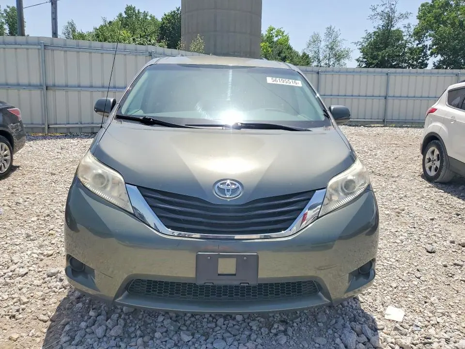 2011 TOYOTA SIENNA   