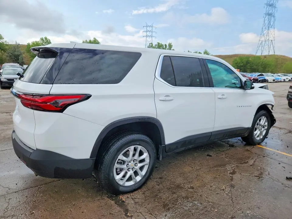 2023 CHEVROLET TRAVERSE LS  