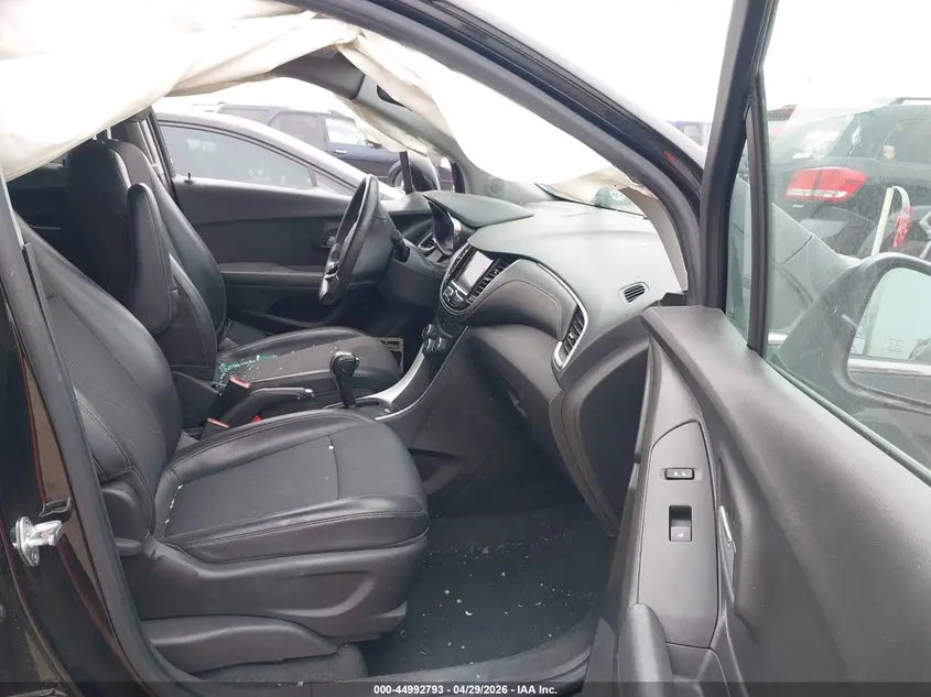 2020 CHEVROLET TRAX AWD LT
