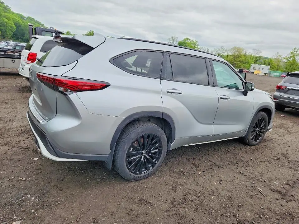 2023 TOYOTA HIGHLANDER XSE  
