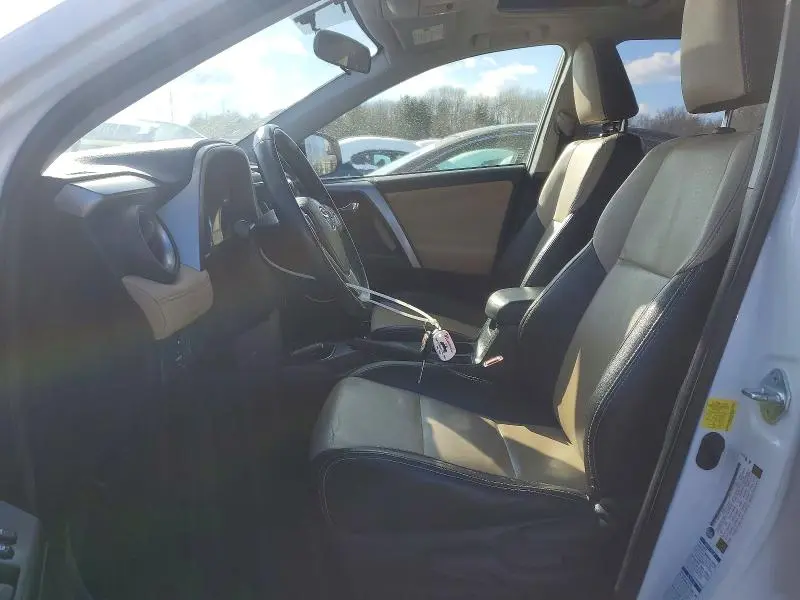 2016 TOYOTA RAV4 XLE  