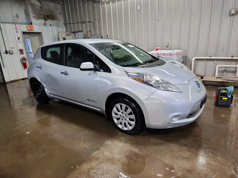 2015 NISSAN LEAF S  