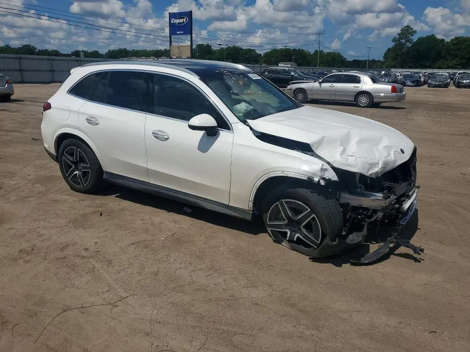 2024 MERCEDES-BENZ GLC 300  
