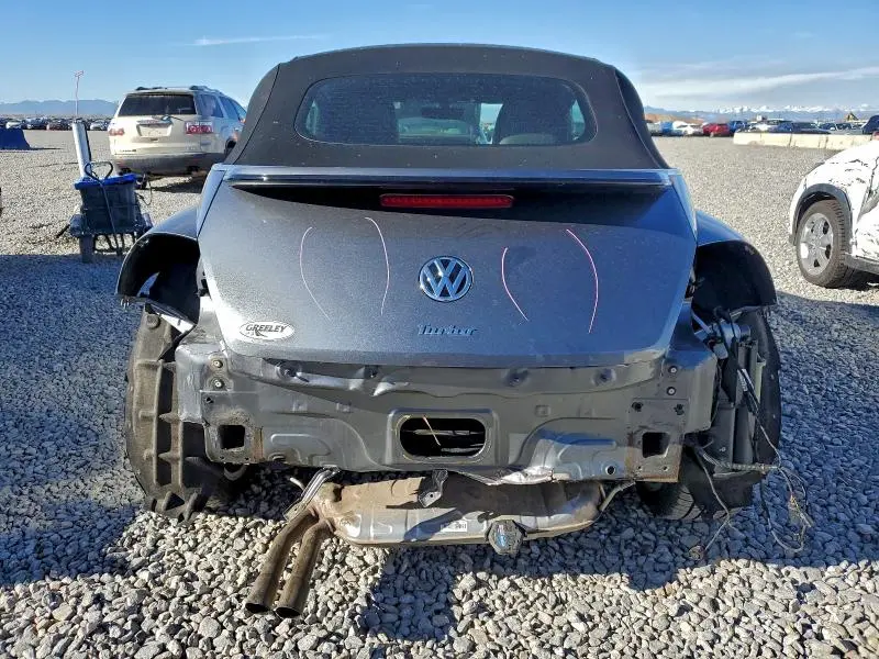 2019 VOLKSWAGEN BEETLE S  