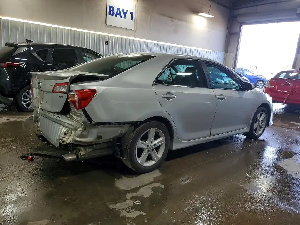 2014 TOYOTA CAMRY SE  