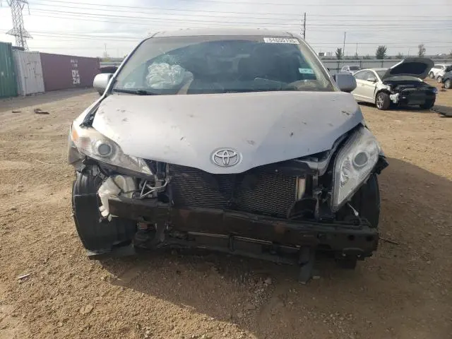 2015 TOYOTA SIENNA LE