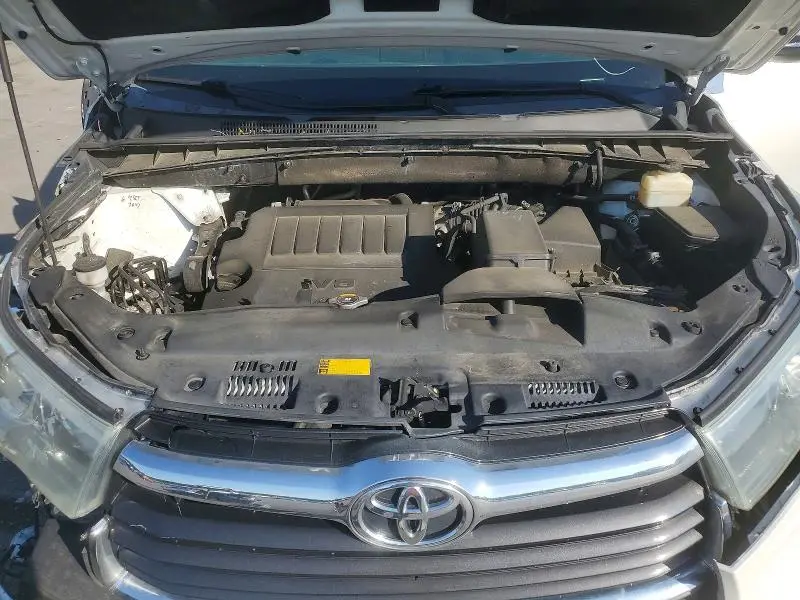 2016 TOYOTA HIGHLANDER LIMITED  