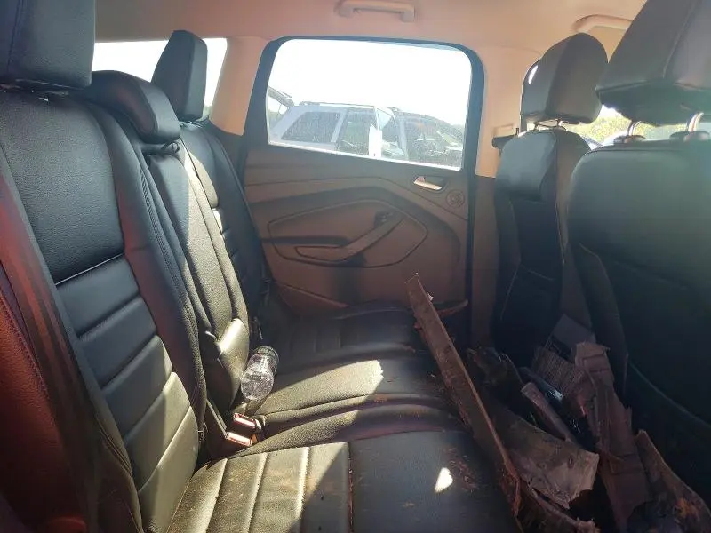 2016 FORD ESCAPE SE  