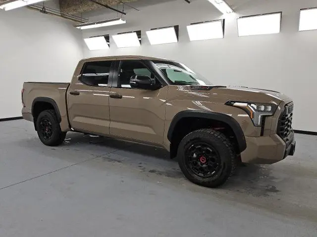 2025 TOYOTA TUNDRA CREWMAX LIMITED  