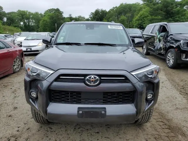 2023 TOYOTA 4RUNNER SE  