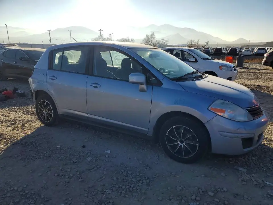 2011 NISSAN VERSA S  