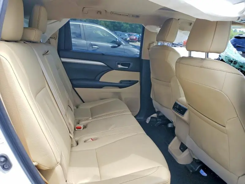 2018 TOYOTA HIGHLANDER XLE  