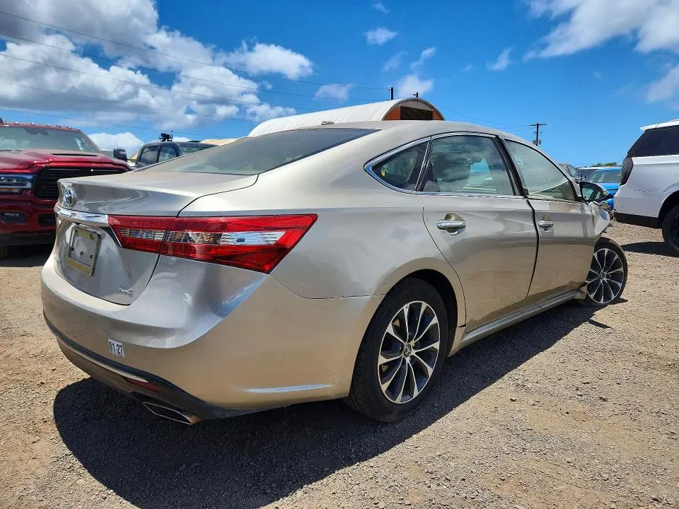 2018 TOYOTA AVALON XLE  