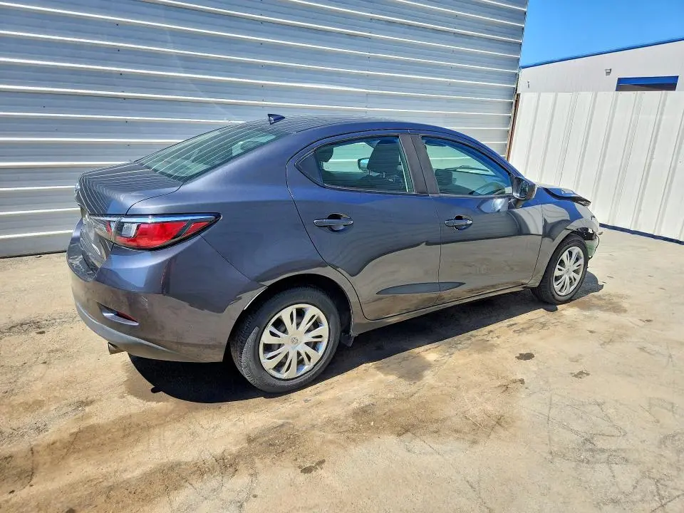 2019 TOYOTA YARIS L  