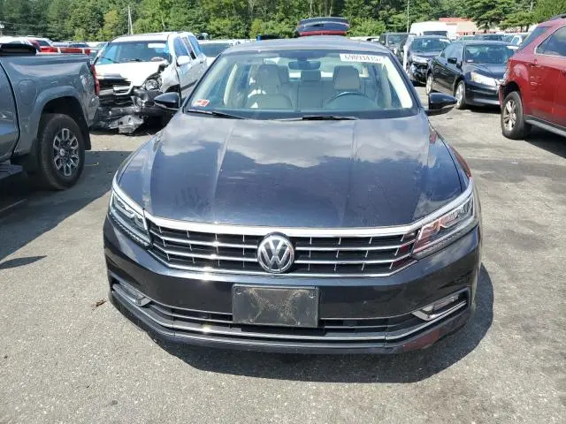 2018 VOLKSWAGEN PASSAT SE  
