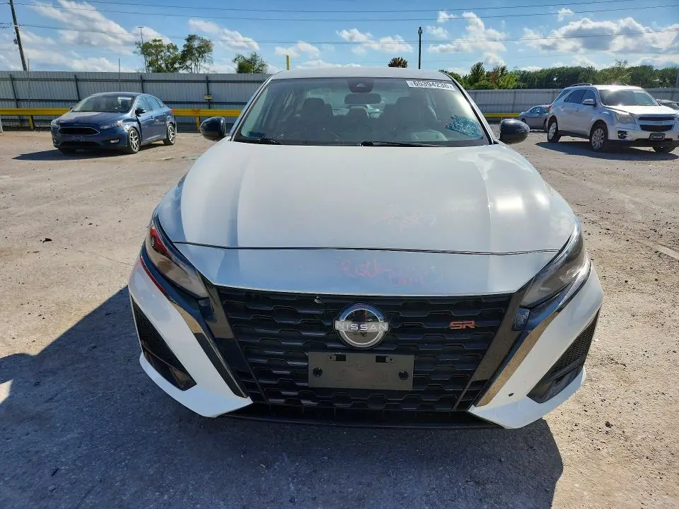 2024 NISSAN ALTIMA SR  