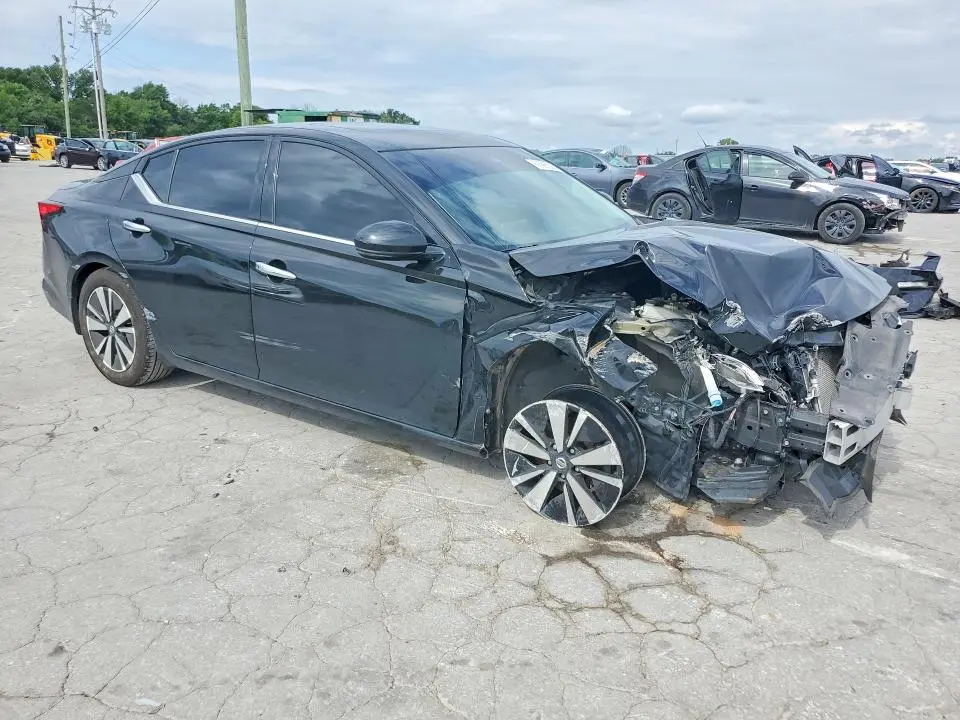 2019 NISSAN ALTIMA SV  