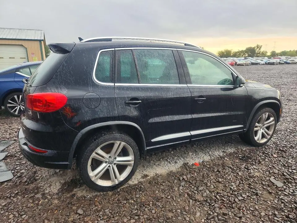 2016 VOLKSWAGEN TIGUAN   