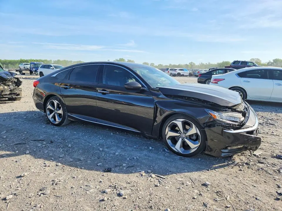 2018 HONDA ACCORD TOURING  