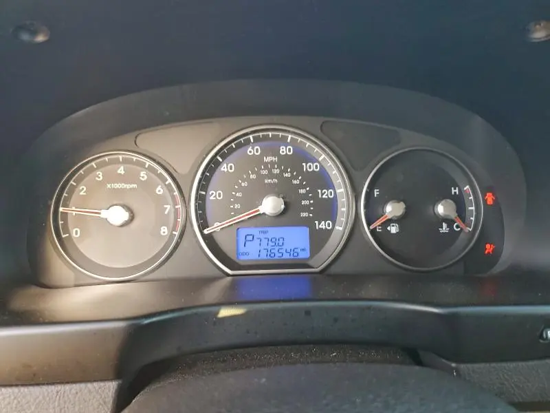 2011 HYUNDAI SANTA FE GLS  