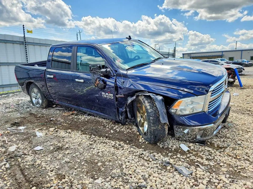 2017 RAM 1500 SLT  