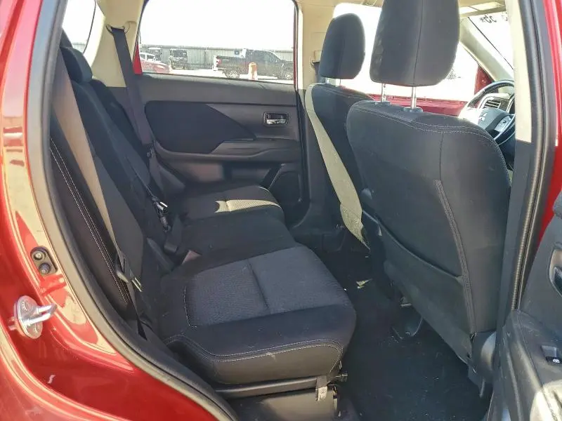 2016 MITSUBISHI OUTLANDER SE  