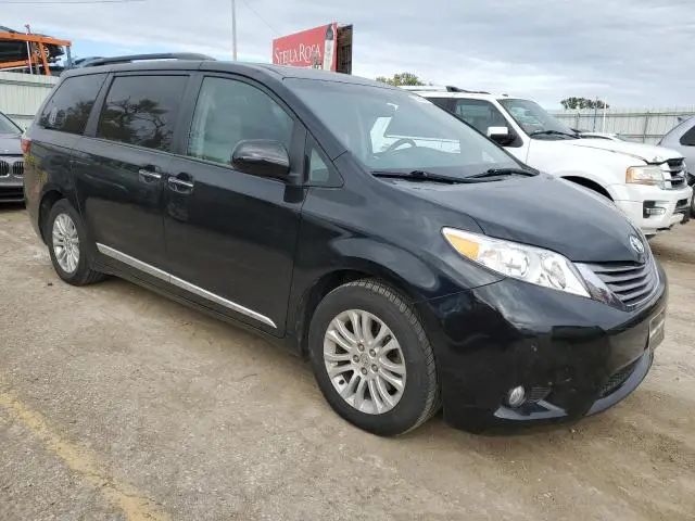 2015 TOYOTA SIENNA XLE  