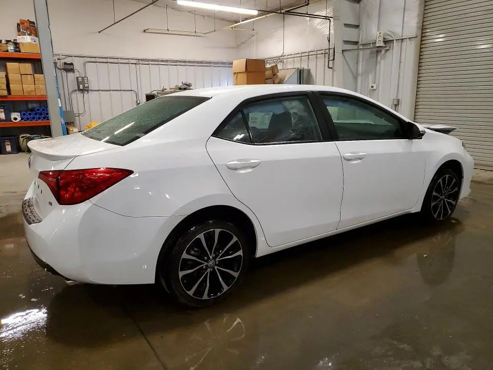2017 TOYOTA COROLLA SE  