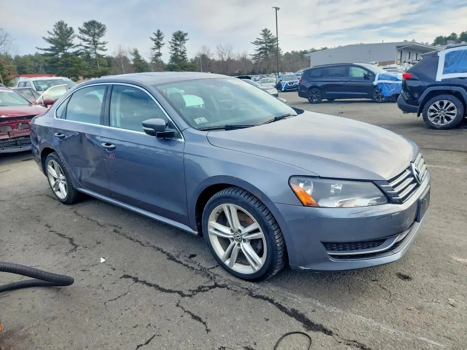 2014 VOLKSWAGEN PASSAT SE  
