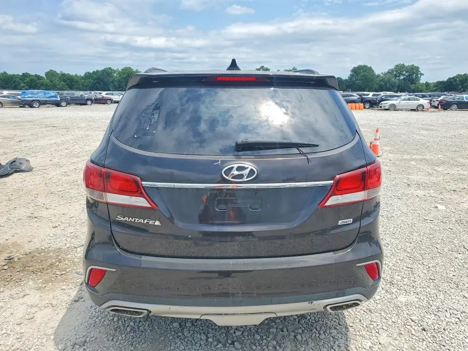 2017 HYUNDAI SANTA FE SE  