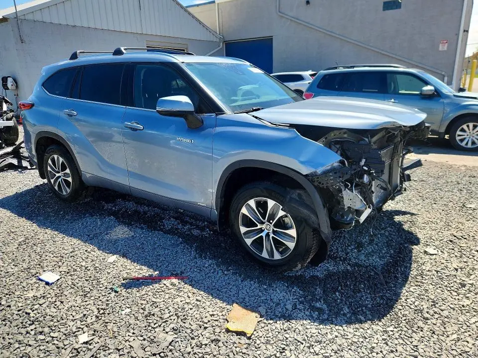 2021 TOYOTA HIGHLANDER HYBRID XLE  