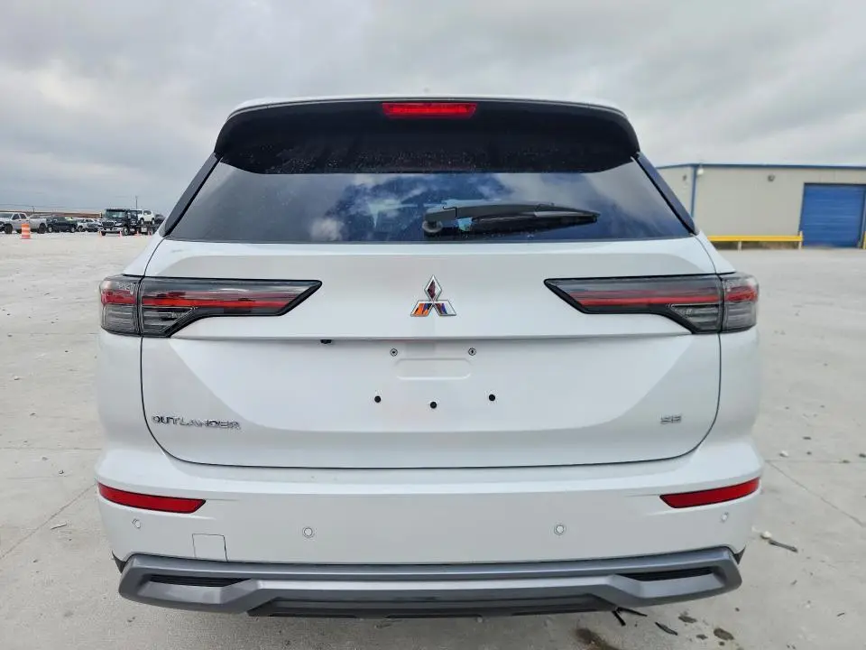 2025 MITSUBISHI OUTLANDER SE  