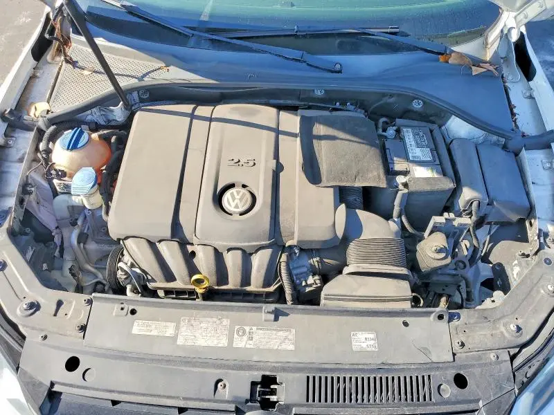 2014 VOLKSWAGEN PASSAT S  