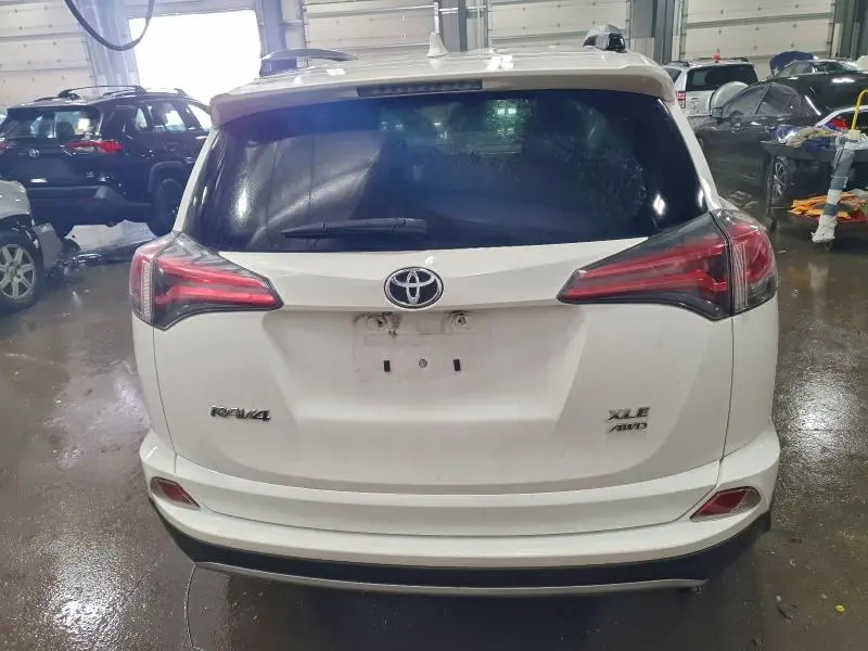 2017 TOYOTA RAV4 XLE  