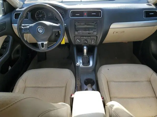 2013 VOLKSWAGEN JETTA SE  