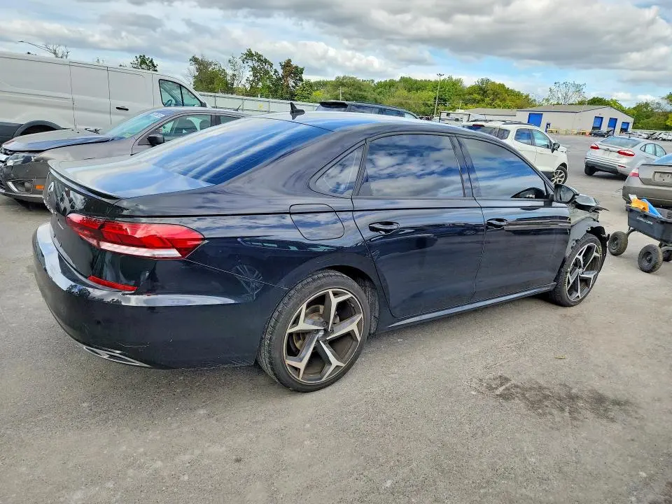 2021 VOLKSWAGEN PASSAT R-LINE  