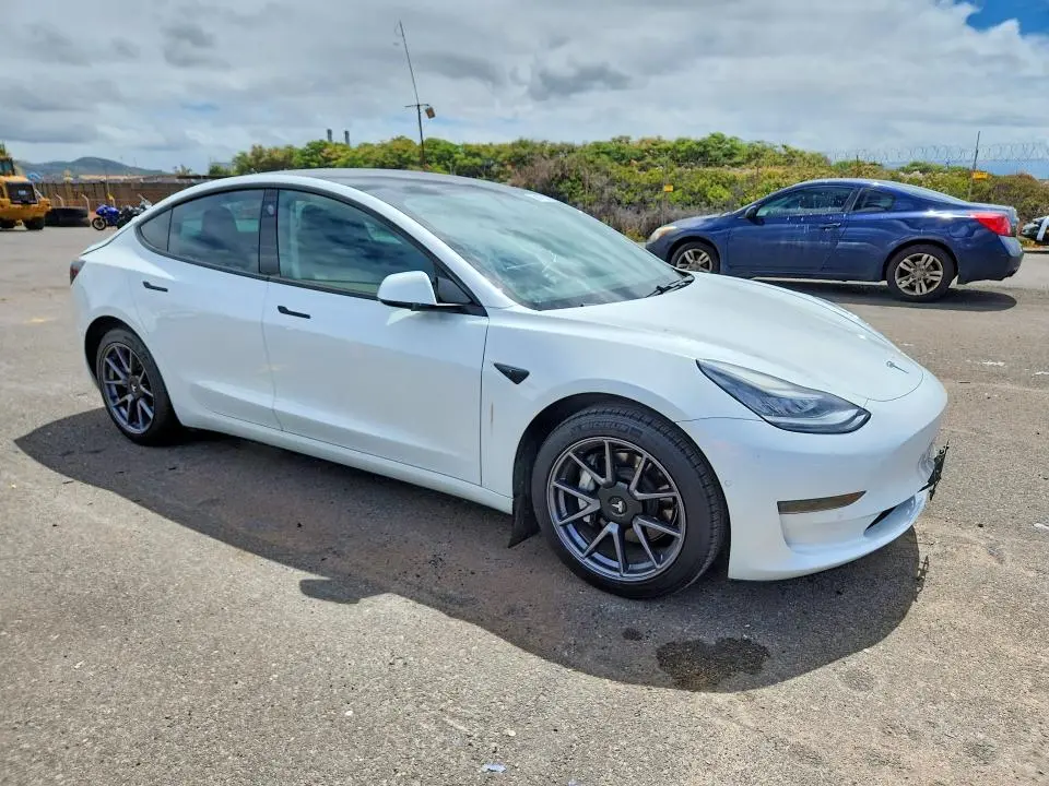 2021 TESLA MODEL 3   