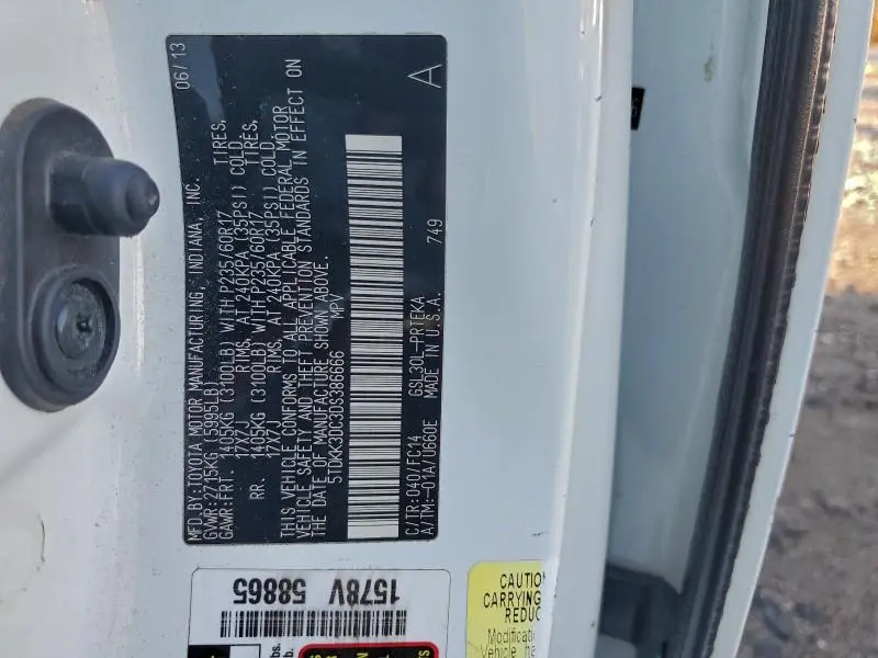 2013 TOYOTA SIENNA LE  