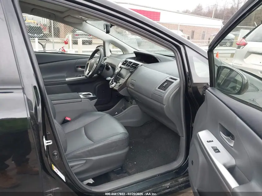 2012 TOYOTA PRIUS V  