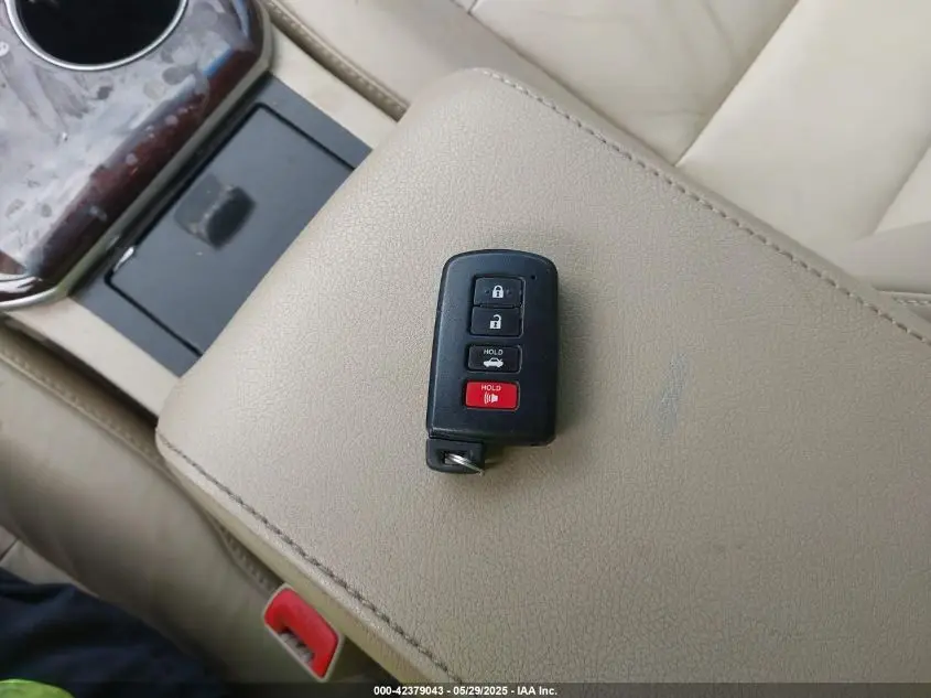 2012 TOYOTA CAMRY XLE
