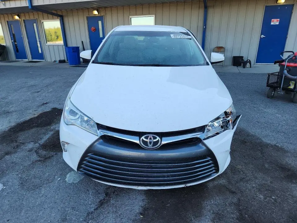 2016 TOYOTA CAMRY LE  