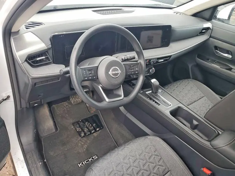 2025 NISSAN KICKS SV  
