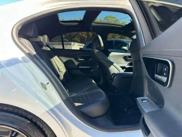 2023 MERCEDES-BENZ C 300  