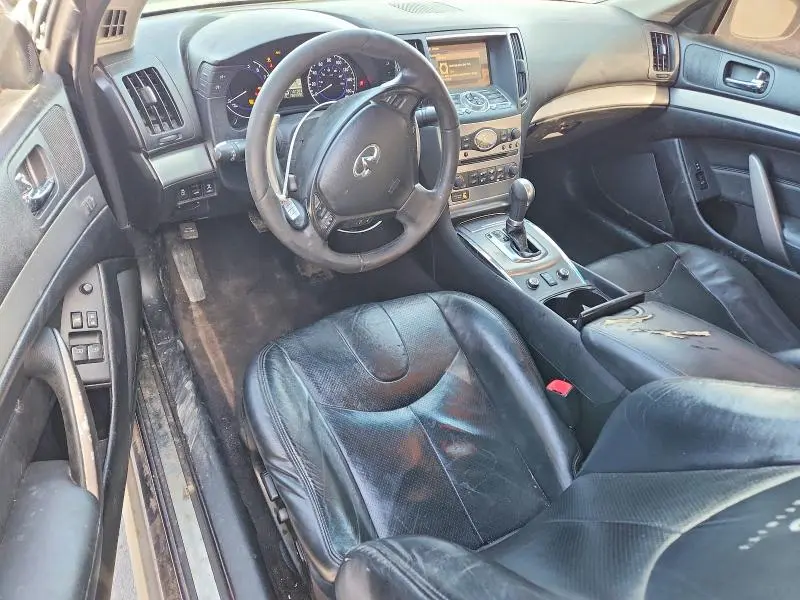 2011 INFINITI G37   