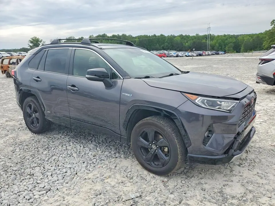 2020 TOYOTA RAV4 XSE  