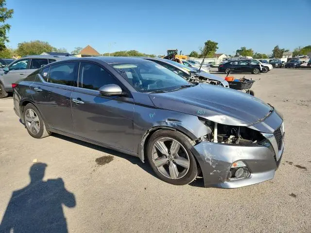 2019 NISSAN ALTIMA SV  