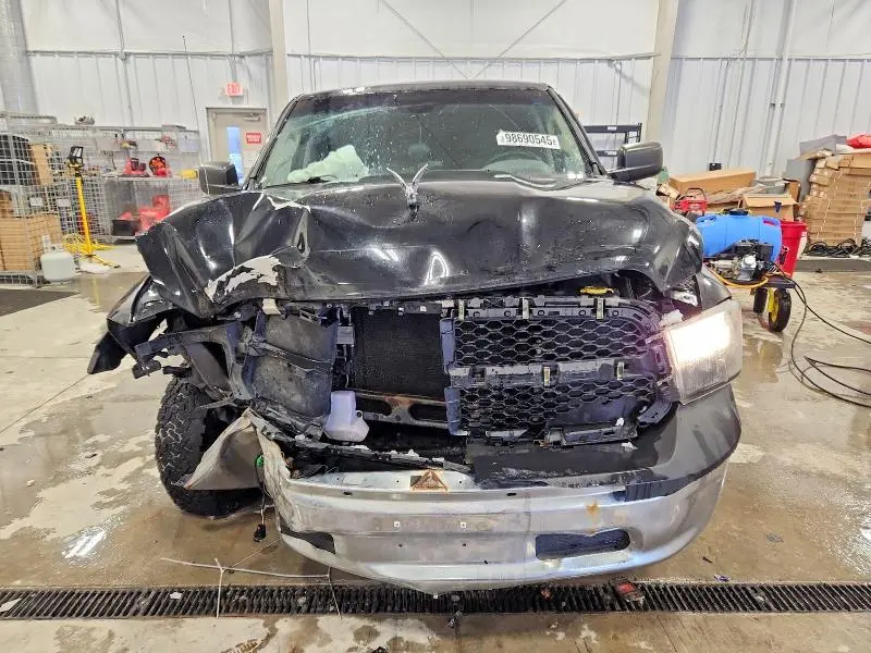 2013 RAM 1500 ST  