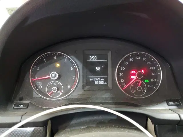 2010 VOLKSWAGEN JETTA SE  