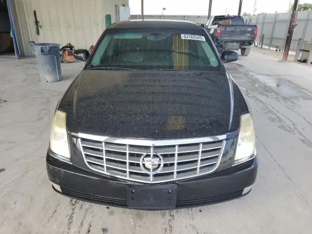 2010 CADILLAC DTS   