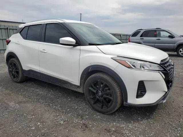2022 NISSAN KICKS SV  